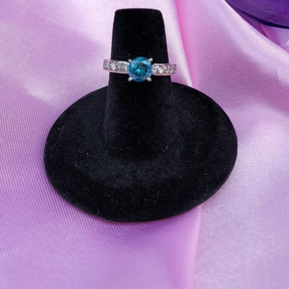 Blue and White Diamond Engagement Ring - Picture 4 of 9